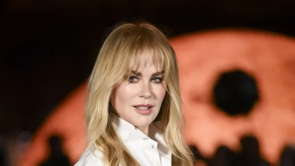 Nicole Kidman presenetila z mladostnim videzom