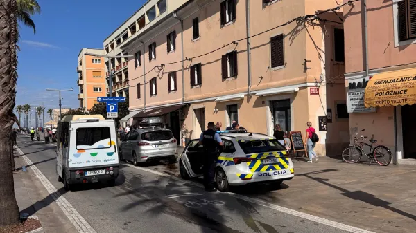 Pristaniška ulica Koper, potopni val, poškodbe avtomobili, napaka v delovanju 