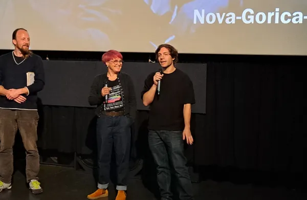 Z leve: Žiga Brdnik, Mateja Zorn in Jeremi Slak pred premiero digitaliziranih kratkih filmov Francija Slaka