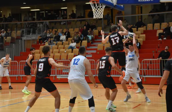 Plama in Gorica sami na vrhu