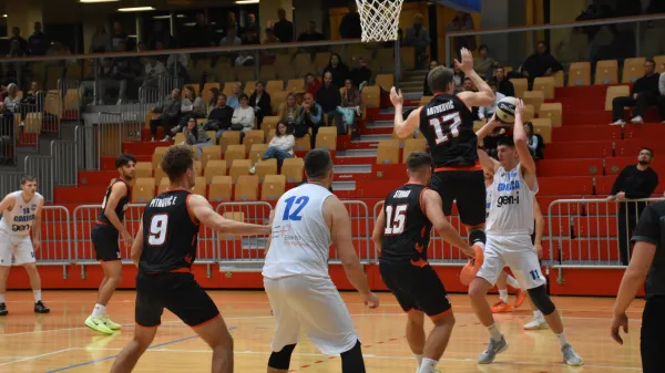 Plama in Gorica sami na vrhu