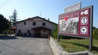 ﻿križ, kurbarija, nočni kljub, prostitucija, prostitutke, night club klet, gostilna kraški hram, simon macarol