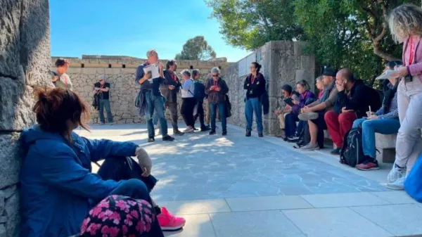 Italijanski šolniki v spominskem parku na Rabu