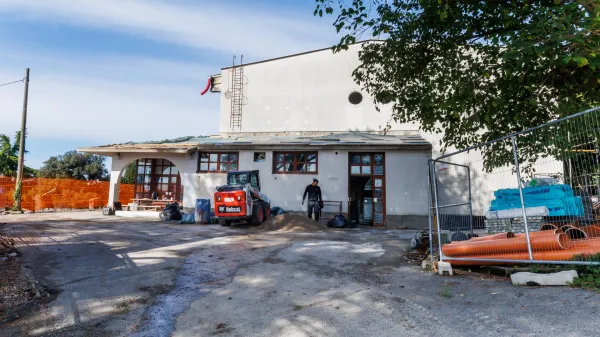 Dijaki srednje pomorske šole v Portorožu še dobre tri mesece brez telovadnice