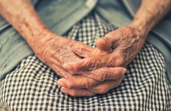 Starost staranje evtanazija stari bolezen Unsplash.com NI POTREBEN PODPIS AVTORJA