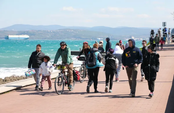 Izola, 17.04.2022Turizem, Velikonocni praznik, sprehajalci, turisti
