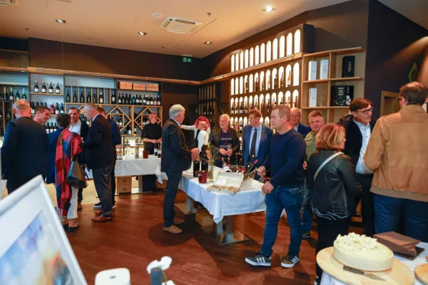 Degustacija donirana vina akcija bolnišnica Šempeter