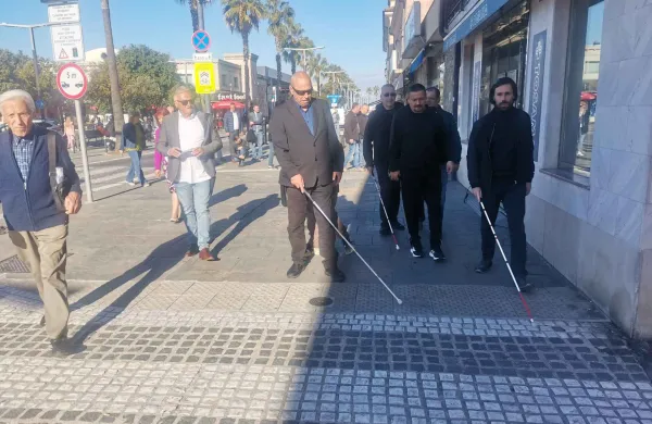 Taktilne oznake omogočajo slepim varno hojo