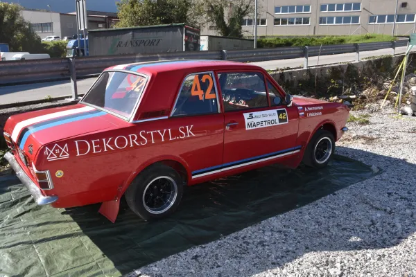 Reli Soča starodobnik ford cortina