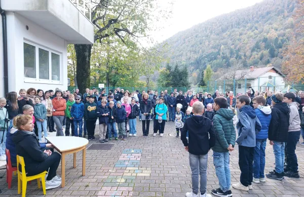 OŠ Čepovan odprtje prizidka kuhinja jedilnica servisni prostori MONG 880.000 evrov