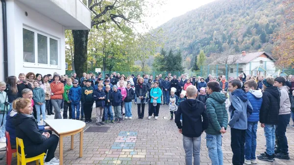 OŠ Čepovan odprtje prizidka kuhinja jedilnica servisni prostori MONG 880.000 evrov