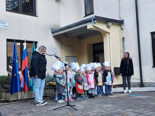 OŠ Čepovan odprtje prizidka kuhinja jedilnica servisni prostori MONG 880.000 evrov