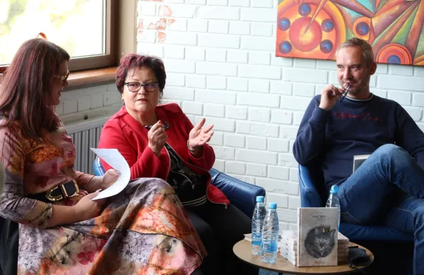 Tina Sarazin Ksenija Trs Rok Kajzer predstavitev knjiga Maček Kimi I. Založba pivec