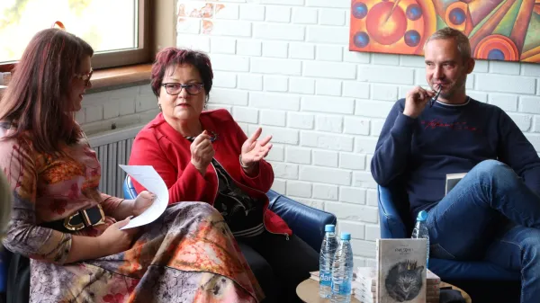 Tina Sarazin Ksenija Trs Rok Kajzer predstavitev knjiga Maček Kimi I. Založba pivec