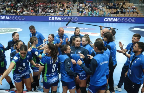 Druga zmaga slovenskih rokometašic