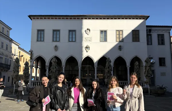 &Scaron;tudenti opozarjali na pomen samopregledovanja