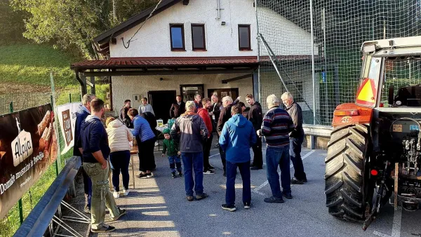 V Tolminu blagoslovili 18 traktorjev