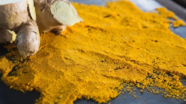 Kurkuma: nepogrešljiva začimba, ki čisti kri in prebavila