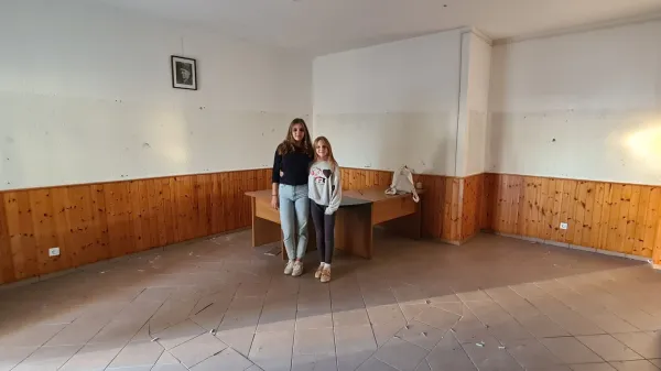 Nič več druženja na mrazu, ampak v topli mladinski sobi