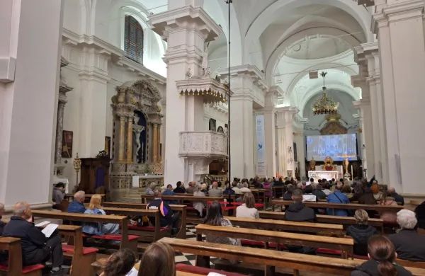 Iz notredamske katedrale v koprsko stolnico