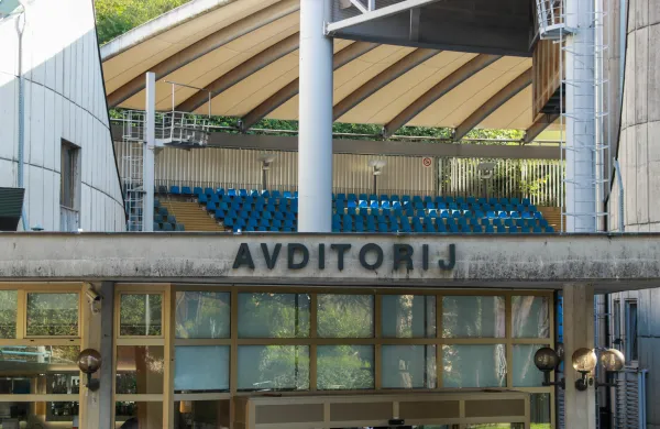 Portoroz, Avditorij.Posvet v okviru strokovnega Festivala slovenskega filma z naslovom Vceraj, danes, jutri, na katerem so govorili o implementaciji direktive o avtorskih in sorodnih pravicah na enotnem digitalnem trgu.