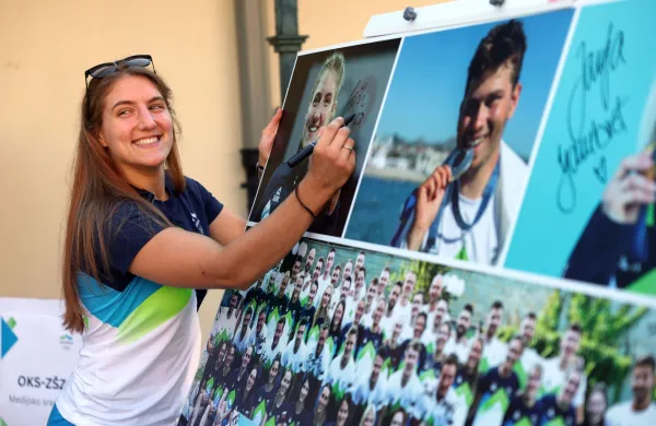 Slovenija, Ljubljana12.08.2024, 12. avgust 2024športnice in športniki se družijo z novinarji po vrnitvi iz Olimpijade Parizu. Andreja Leški Foto:Borut ?ivulovi?/BOBO