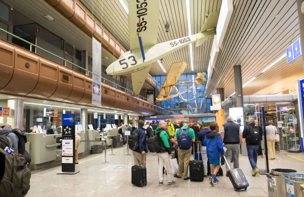 Polet Adria CRJ 900 - Ljubljana - Copenhagen - Lj Letalisce Jozeta Pucnika Ljubljana