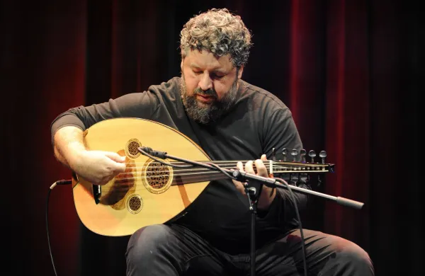 Kyriakos Tapakis bo v mali dvorani KD Nova Gorica zagodel na oudu. 