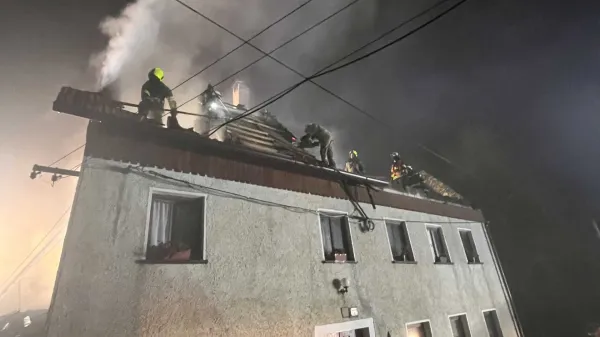 Gorenja Kanomlja: zagorelo ostrešje stanovanjske hiše