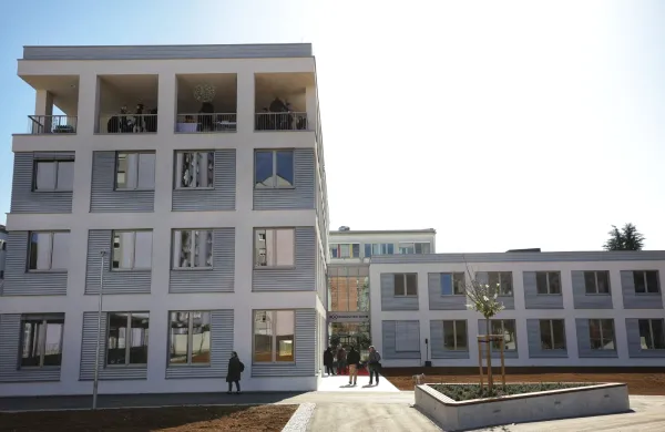 Reševalna služba gre v zahodno krilo, reševalna vozila bodo dobila garažo