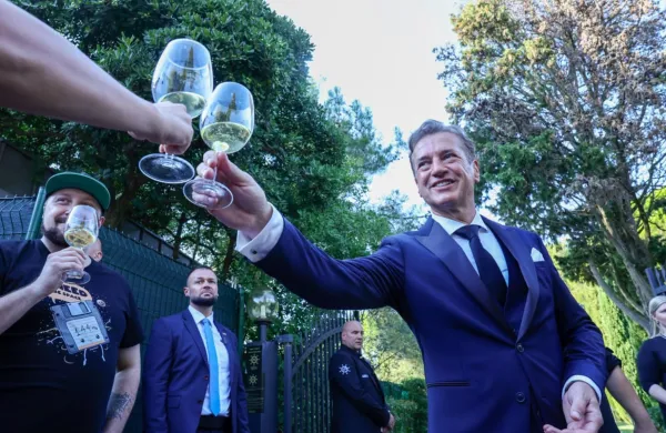 Robert Golob in Tina Gaber Golob sta se poročila v začetku septembra v Strunjanu.