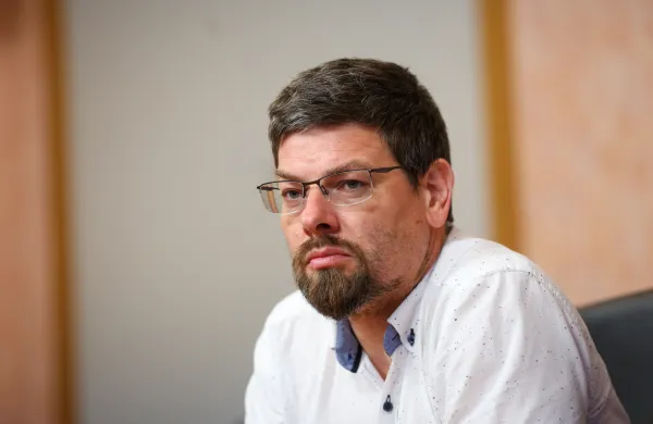 Slovenija, Ljubljana, 17.07.2024, 17. julij 2024Podpis dokumenta o usklajenosti prenove pla&Auml;Ťnega sistema v javnem sektorju med vlado in reprezentativnimi sindikati javnega sektorja,politika, sindikati, Branimir Ĺ&nbsp;trukelj, Franc Props, Jakob Po&Auml;ŤivavĹˇek, Klemen BoĹˇtjan&Auml;Ťi&Auml;ŤFoto:Borut Ĺ˝ivulovi&Auml;&Dagger;/Bobo