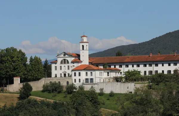 ?Kapela Kostanjevica - Franciskanski samostan snemanje dokumentarec nem?ke televizijeGrobnica zadnjih francoskih kraljev BurboniBurbon Bourbon