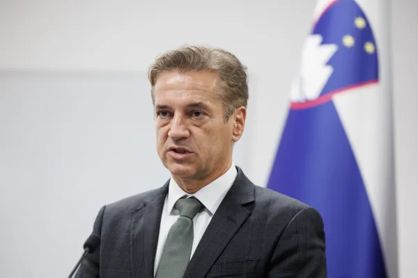 Predsednik vlade Robert Golob