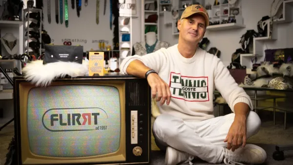 "Oče in mama sta se ločila in nastala je ta pesem. Ne bi rad poslu&scaron;alcem uničil romantike, ker ta pesem je ljubezenska, saj so oni tako določili," pravi Rok Lunaček o skladbi Romeo in Julija, največji uspe&scaron;nici Flirrtov.