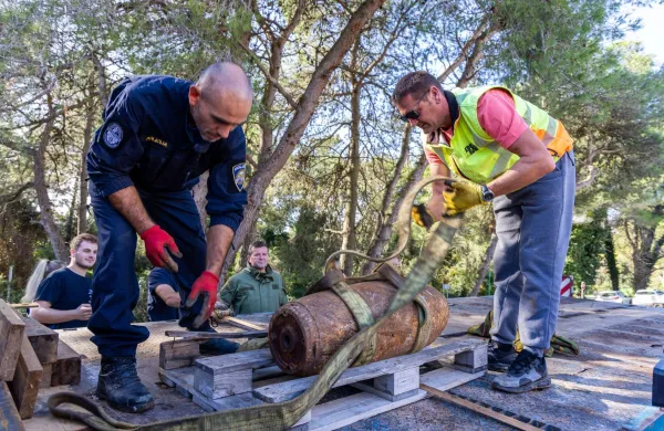 Na območju naselja Veli vrh v Pulju so deaktivirali bombo iz druge svetovne vojne.