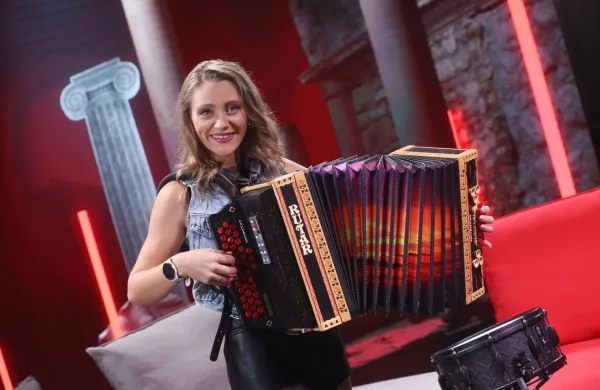 Glasbenica Tjaša Božič poslej v vlogi voditeljice