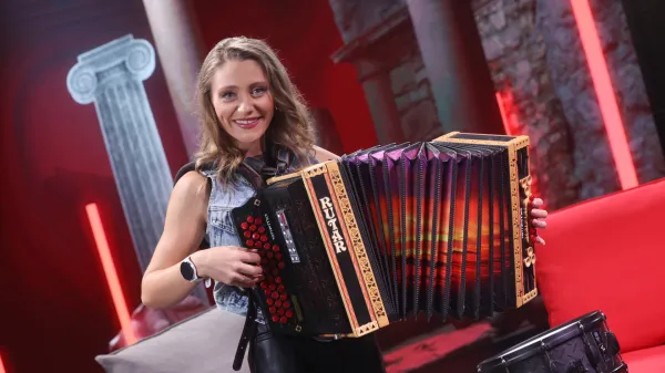 Glasbenica Tjaša Božič poslej v vlogi voditeljice