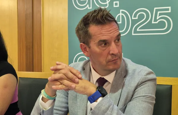 Nova Gorica, mestna hisa.Novinarska konferenca o investicijah v solstvu in prvem solskem dnevu.Novogoriski zupan Samo Turel.