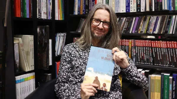 Alen Steržaj na predstavitvi knjige v Ljubljani