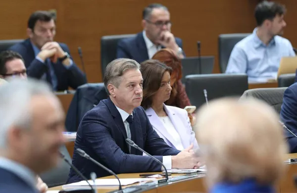 Robert Golob, premier