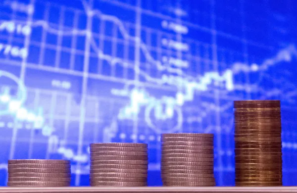 Hrvaska, Zagreb.Stolpci iz kovancev, hrvaske kune, gospodarstvo.