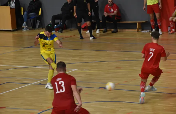  Bronx strel Nik Kovačič proti Oplast