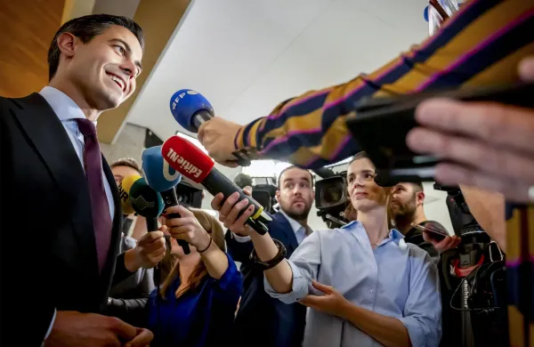 Leader of D66 (Democrats 66) Rob Jetten (L) speaks to journalists in The Hague on Ocotber 31, 2025, after the D66 party won the the Dutch parliamentary elections. Dutch centrist leader Rob Jetten told AFP on October 31, 2025 his election victory over far-right head Geert Wilders showed it was possible to beat populist parties that are on the rise in Europe.,Image: 1049420914, License: Rights-managed, Restrictions: Netherlands OUT, Model Release: no, Credit line: Robin Utrecht/AFP/Profimedia