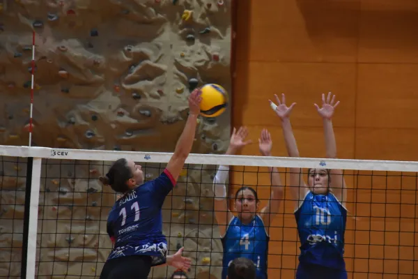  Pia Blažič radovljica, Polona Frelih in Ajda Gornjec Hodnik Gen i volley nova gorica