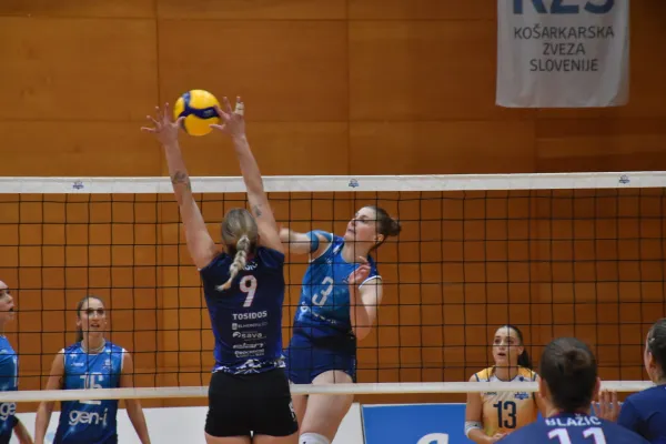 Annelise Samson gen i volley Nova Gorica proti Radovljica