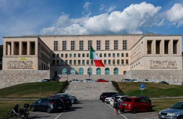 Med najbolj priljubljenimi specializacijami so kardiologija, dermatologija, gastroenterologija in pnevmologija