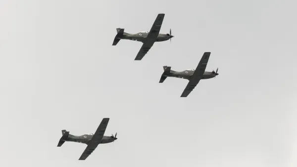 V Postojni se bodo usposabljali piloti lahkih bojnih letal Pilatus PC-9 Hudournik in posadke helikopterjev Cougar AS AL 532