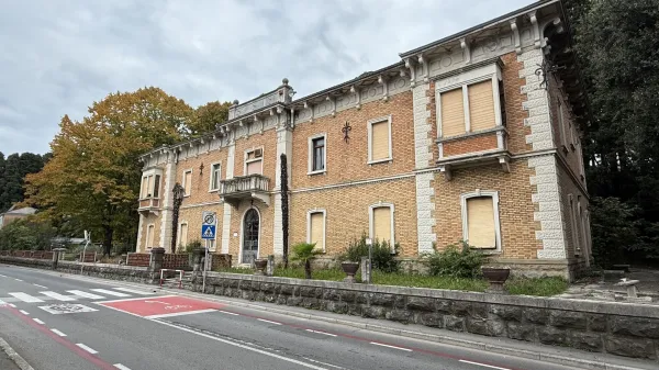 Stavba Droge, ki jo je kitajski podjetnik kupil za milijone, gre na dražbo