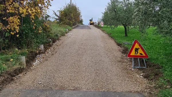 Končno bodo lahko nadaljevali obnovo ceste do Poljan